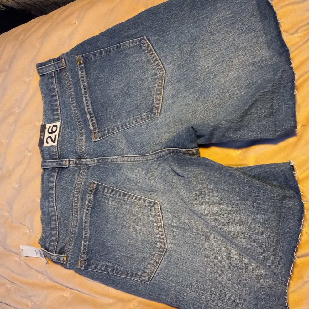 Shorts - Picture 4 of 5